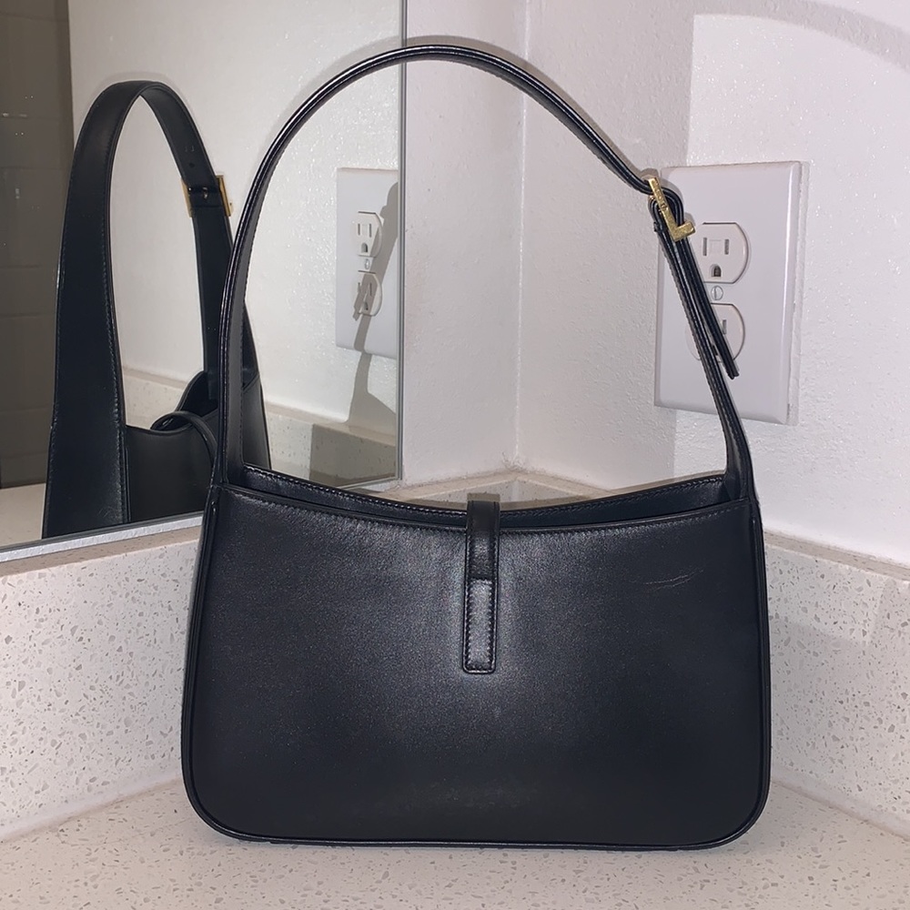 Saint Laurent YSL Le 5 à 7 Leather Hobo in Nero - Picture 5 of 12